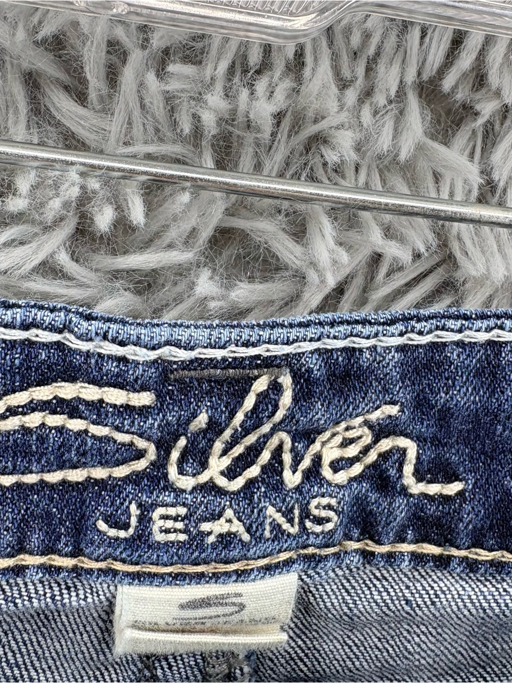 Silver Jeans Shorts Womens 26 Marti Distressed Medium Wash Y2K Mid Rise - Picture 9 of 13